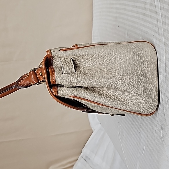 DOONEY AND BOURKE ALL WEATHER LEATHER ESSEX CARRIER BAG BFPM-06-394 - Picture 2 of 9